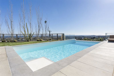 7 Bed Property for sale