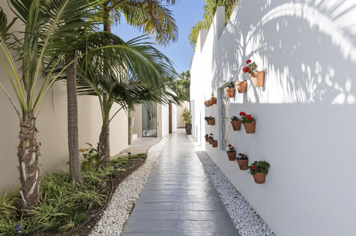 Image No.8-7 Bed Property for sale