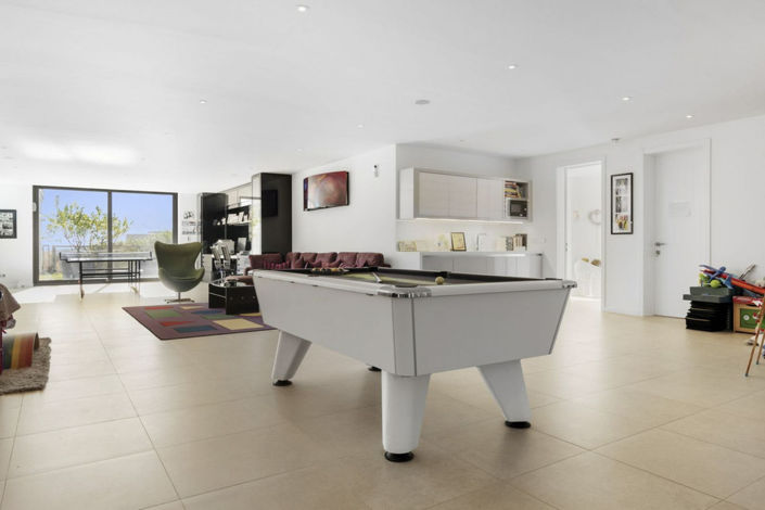 Image No.9-7 Bed Property for sale