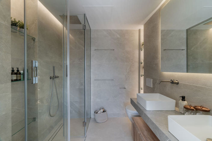 Image No.17-3 Bed Property for sale