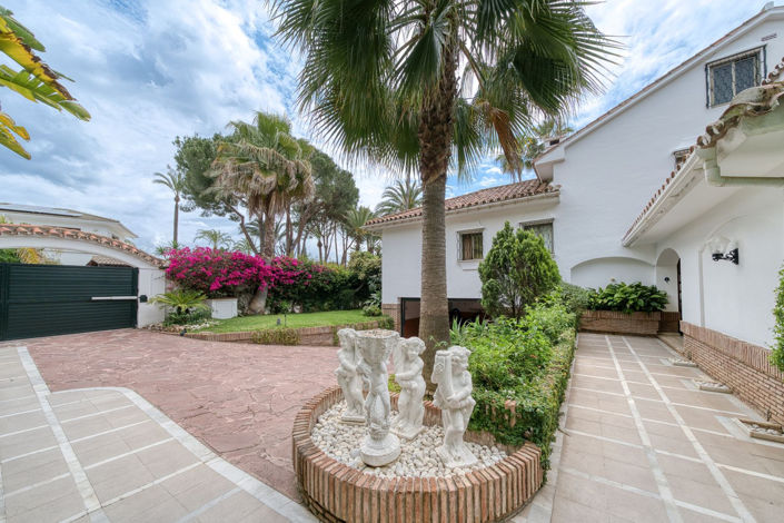 Image No.39-6 Bed Property for sale