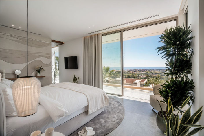 Image No.34-6 Bed Property for sale