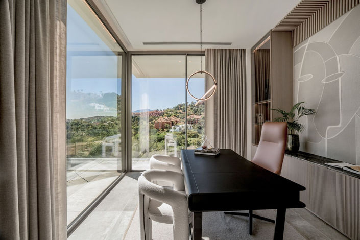 Image No.45-6 Bed Property for sale