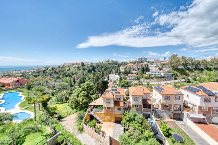 Image No.12-3 Bed Property for sale