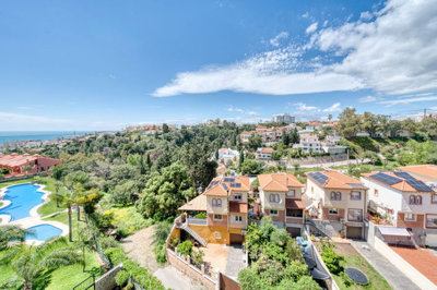 12-53013098fcab6c38b1379cd33298e050