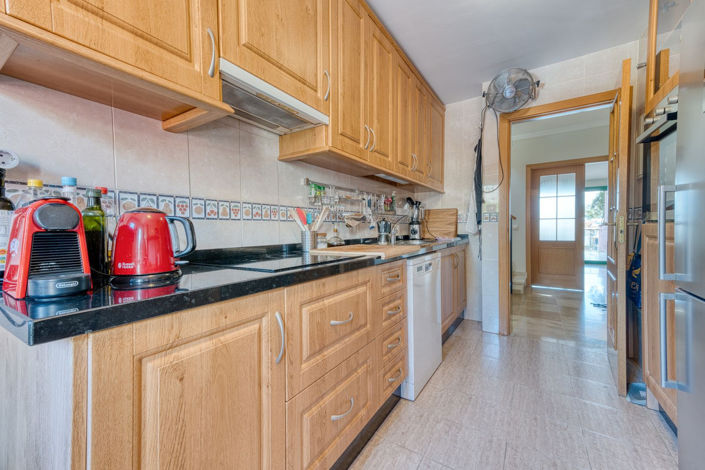 Image No.15-3 Bed Property for sale