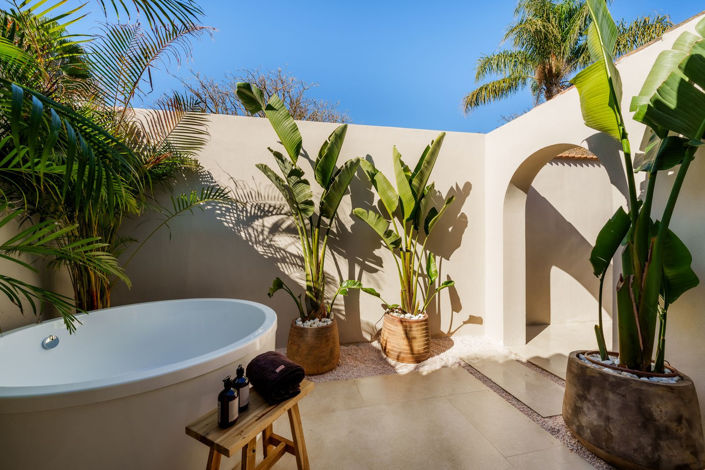 Image No.10-5 Bed Property for sale