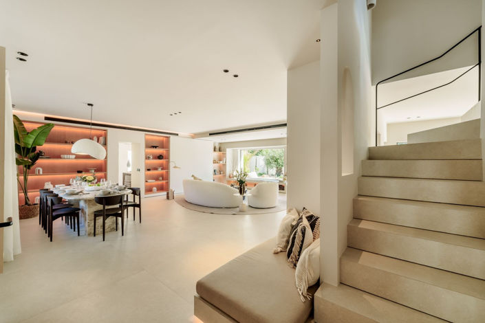 Image No.5-5 Bed Property for sale