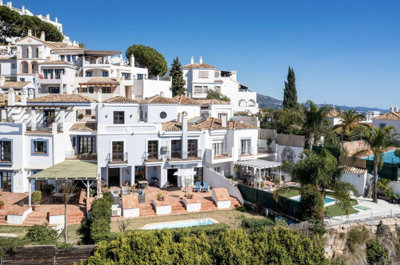 Propriété de 4 chambres à vendre à Benahavis