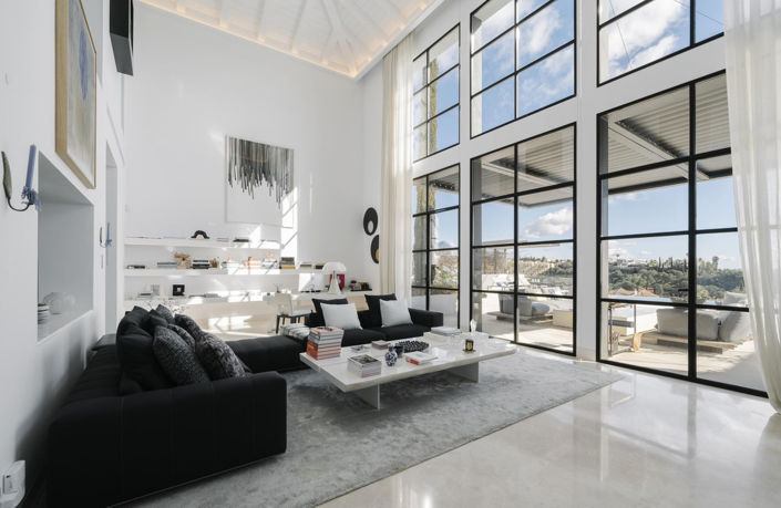 Image No.2-6 Bed Property for sale