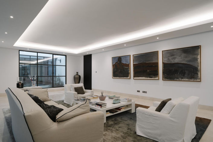 Image No.20-6 Bed Property for sale