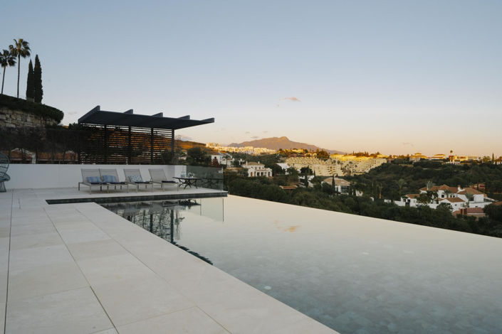 Image No.33-6 Bed Property for sale