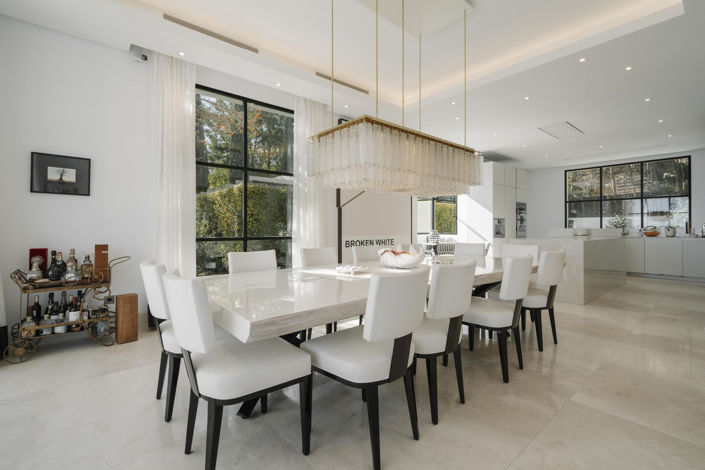 Image No.6-6 Bed Property for sale