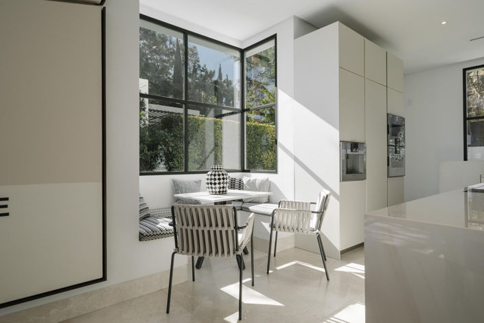 Image No.7-6 Bed Property for sale