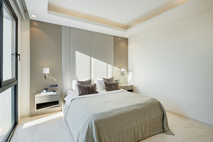 Image No.25-5 Bed Property for sale