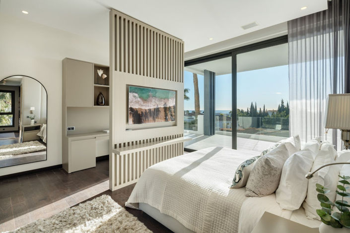 Image No.32-5 Bed Property for sale