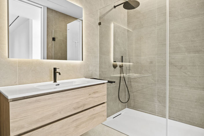 Image No.21-4 Bed Property for sale