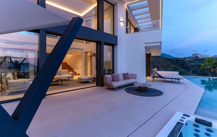 Image No.29-6 Bed Property for sale