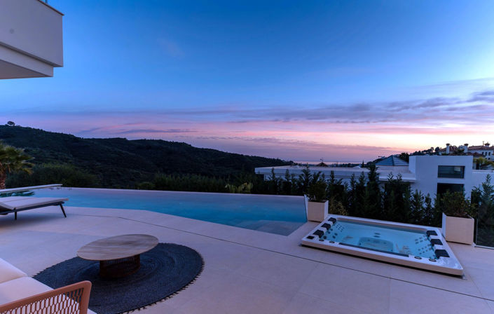 Image No.5-6 Bed Property for sale