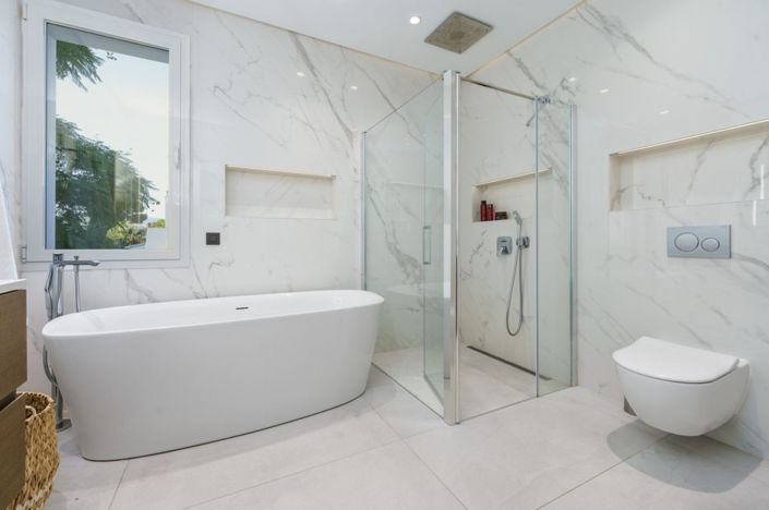 Image No.14-6 Bed Property for sale