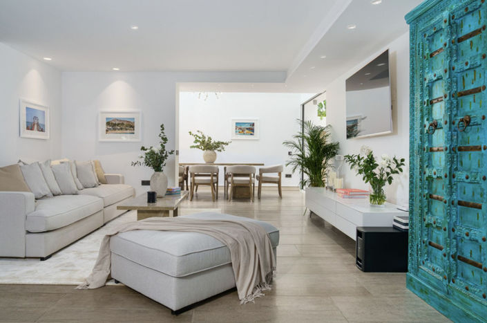 Image No.16-6 Bed Property for sale