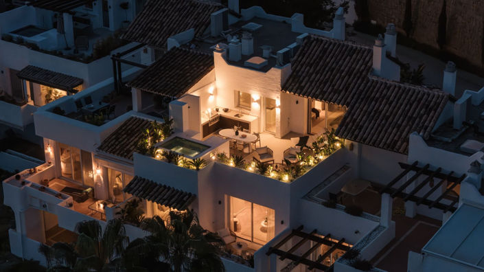 Image No.1-4 Bed Property for sale