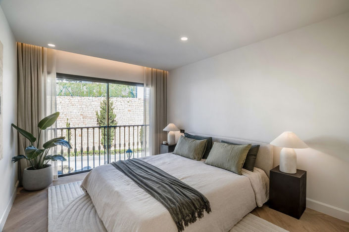 Image No.30-4 Bed Property for sale