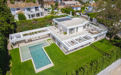 5 Bed Property for sale