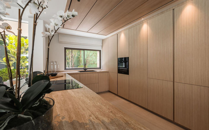 Image No.11-5 Bed Property for sale