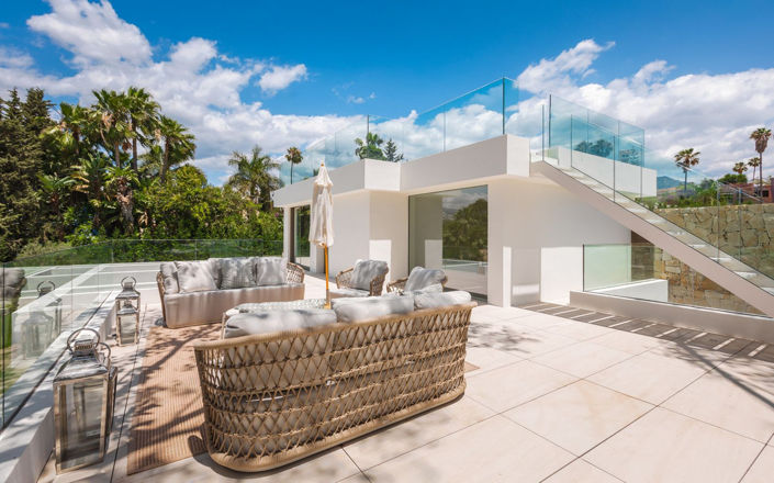 Image No.14-5 Bed Property for sale