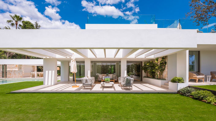 Image No.19-5 Bed Property for sale