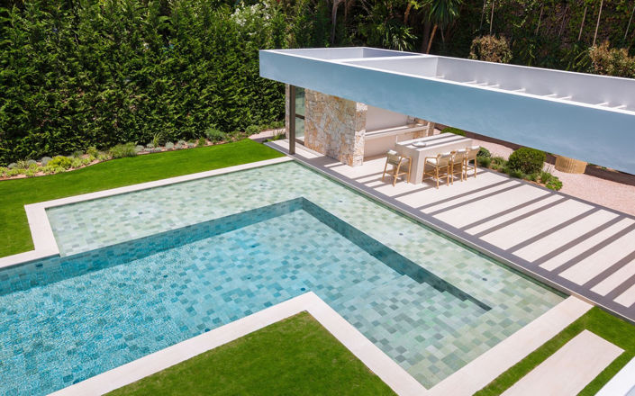 Image No.2-5 Bed Property for sale