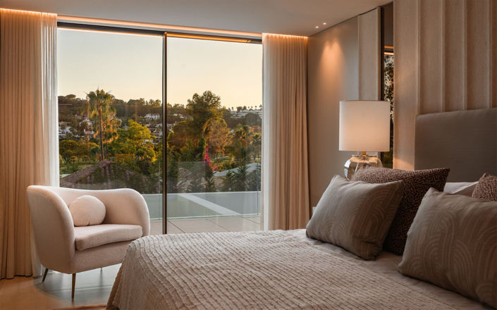 Image No.27-5 Bed Property for sale