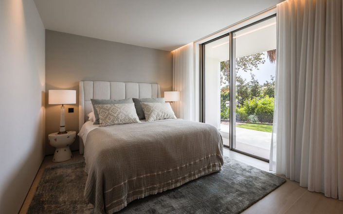 Image No.37-5 Bed Property for sale