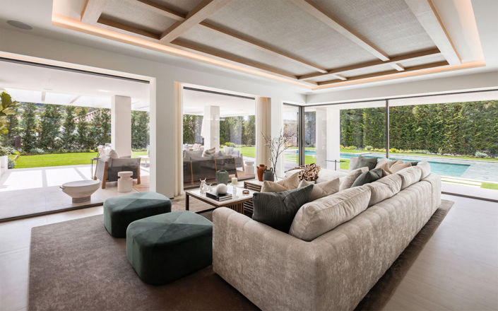 Image No.48-5 Bed Property for sale