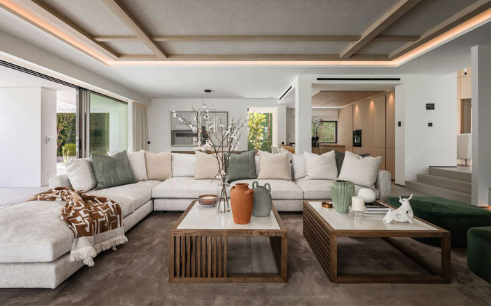 Image No.7-5 Bed Property for sale