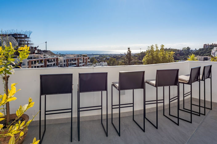 Image No.14-2 Bed Property for sale