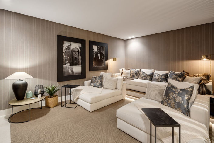 Image No.17-6 Bed Property for sale