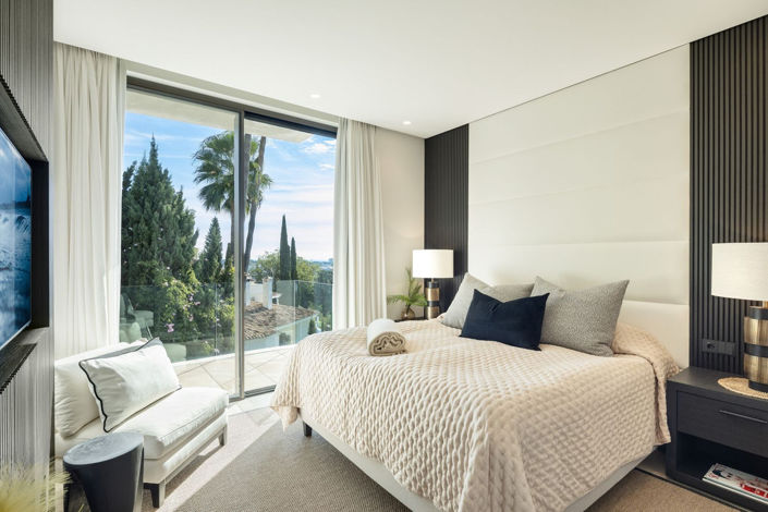 Image No.21-6 Bed Property for sale