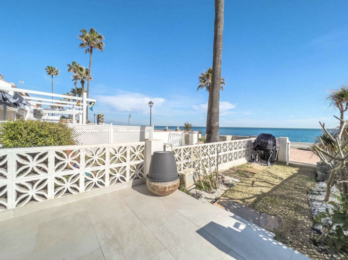 Image No.10-2 Bed Property for sale