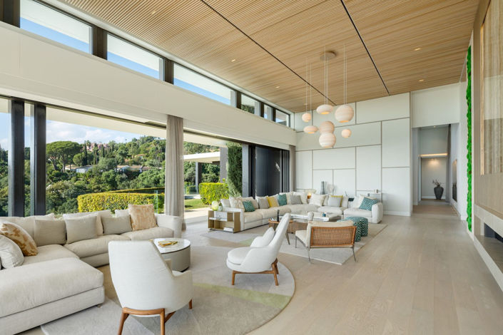 Image No.10-6 Bed Property for sale