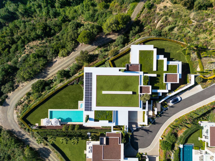 Image No.11-6 Bed Property for sale