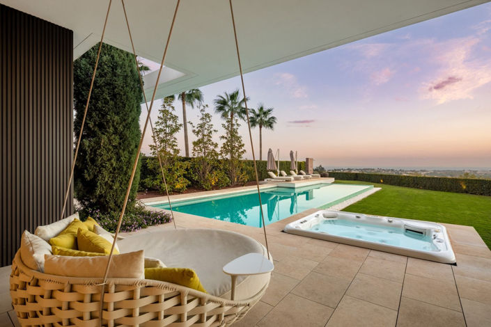 Image No.40-6 Bed Property for sale