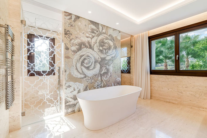 Image No.9-6 Bed Property for sale