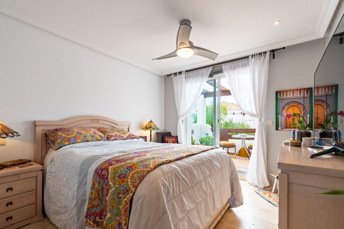 Image No.26-3 Bed Property for sale