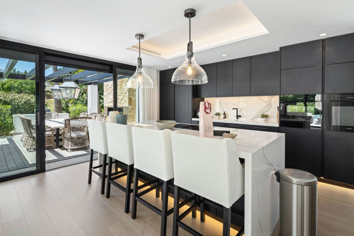 Image No.20-5 Bed Property for sale