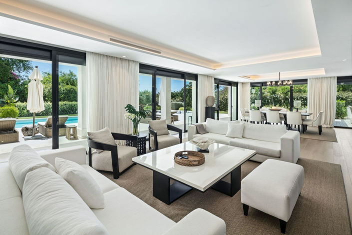 Image No.21-5 Bed Property for sale