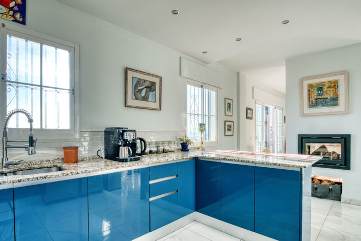 Image No.13-5 Bed Property for sale