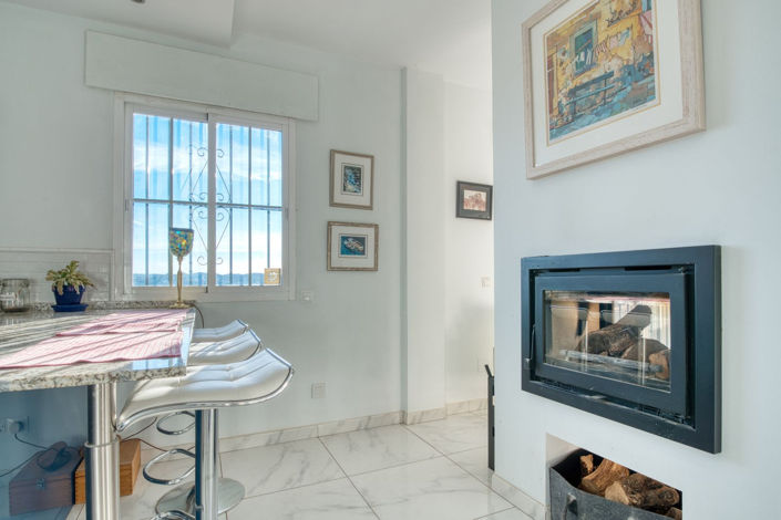 Image No.15-5 Bed Property for sale