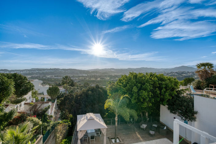 Image No.22-5 Bed Property for sale